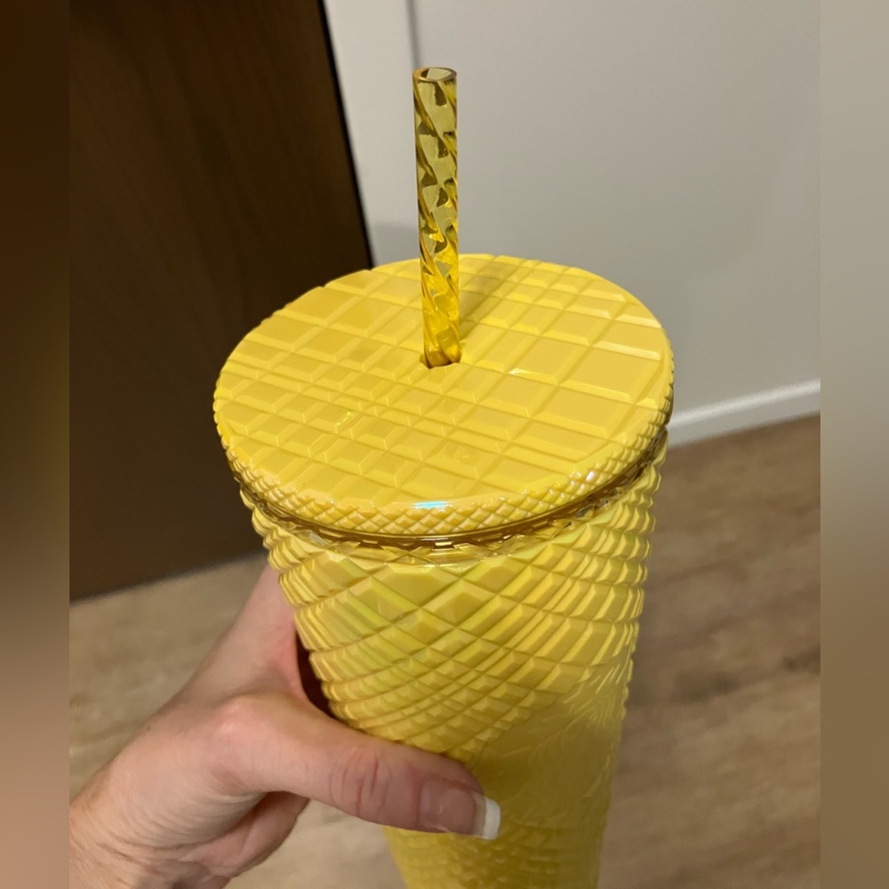 Starbucks yellow studded Venti tumbler NWT - Picture 2 of 4